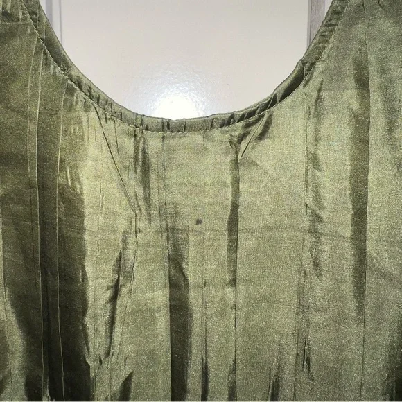 IPSA Anthropologie 100% Silk Olive Green Satin Beaded Peplum Blouse Size Medium - Picture 8 of 9